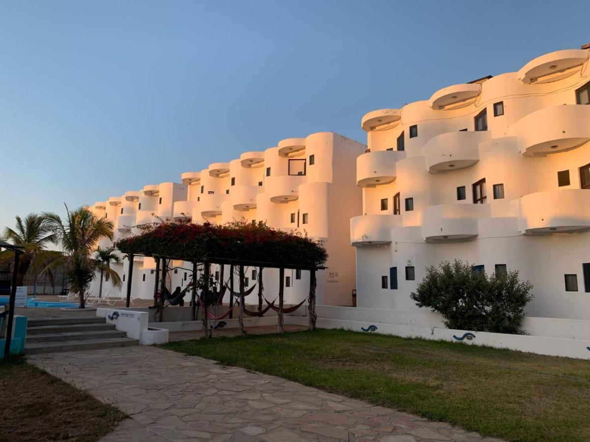Loki Del Mar Hostel Máncora Kültér fotó