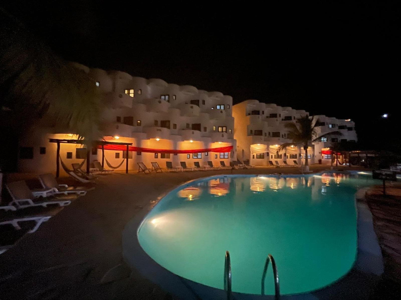 Loki Del Mar Hostel Máncora Kültér fotó