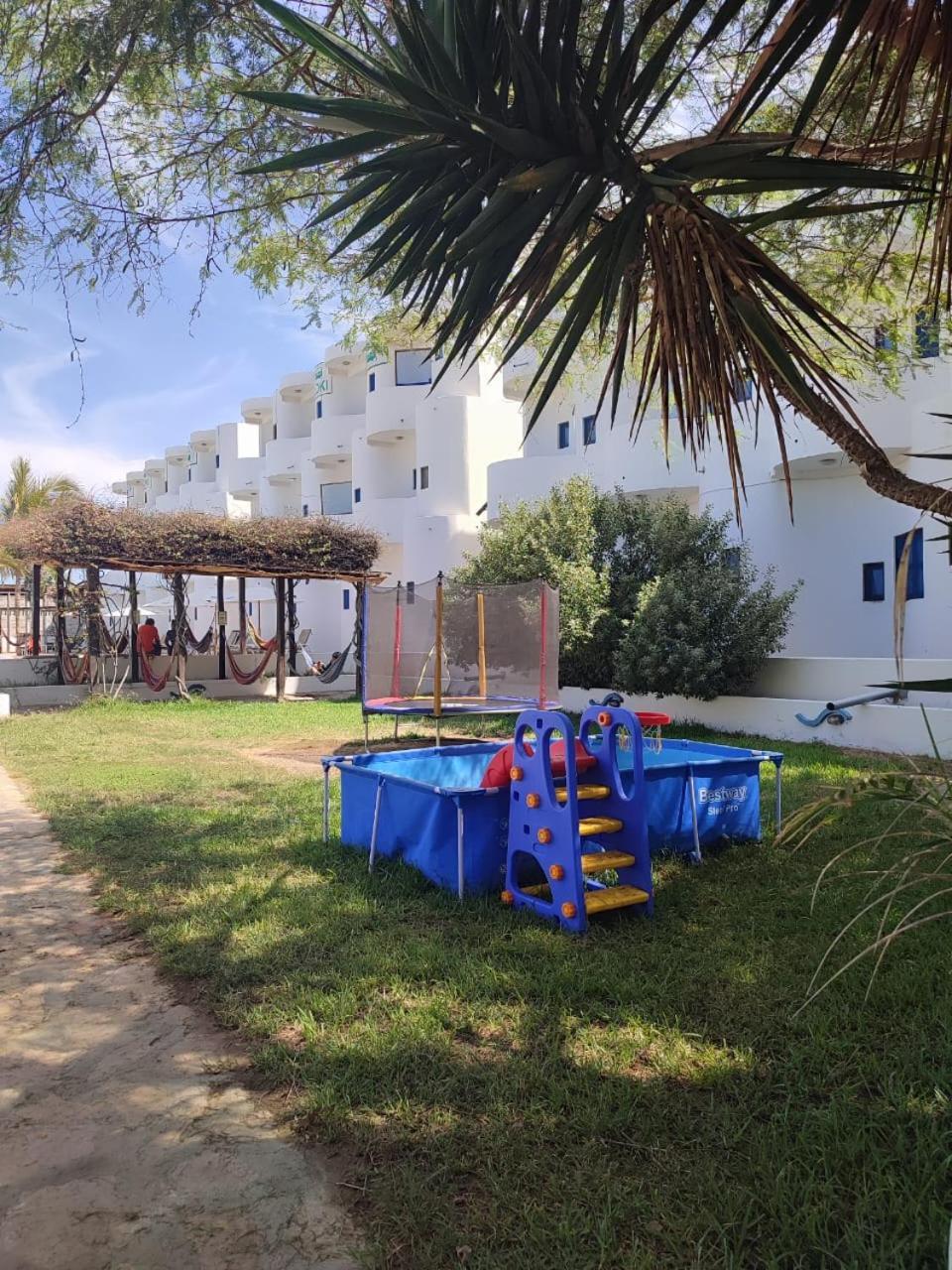 Loki Del Mar Hostel Máncora Kültér fotó