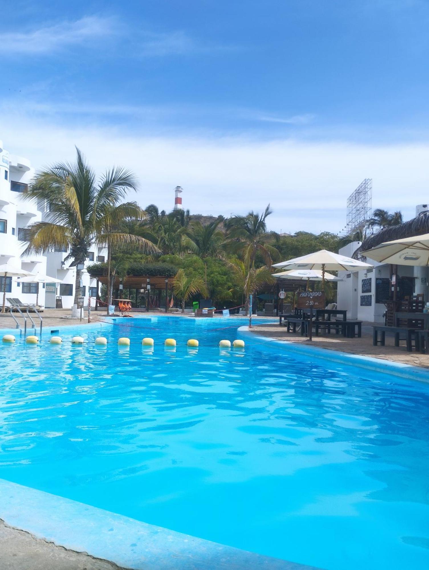 Loki Del Mar Hostel Máncora Kültér fotó